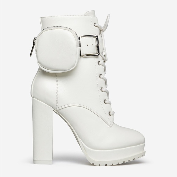 NEW Shoe Dazzle Block Heel White Lace Up Lug Sole Ankle Bootie with Pouch - Picture 2 of 5